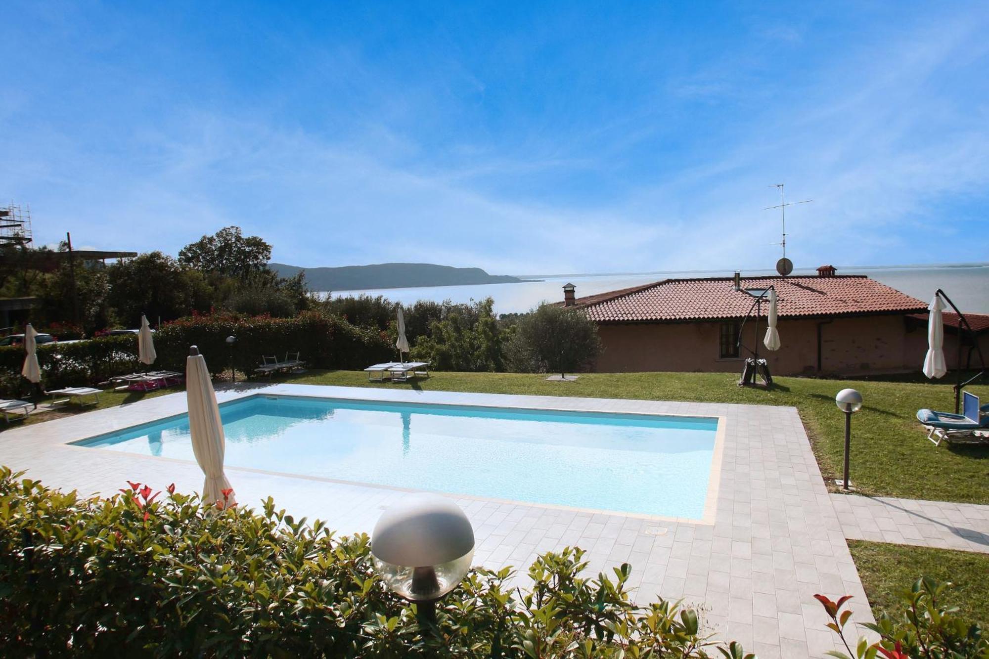 Panorama View, Pool & Garden, 2 Bathrooms, Kingsize & Single-beds, Fast Internet Appartement *